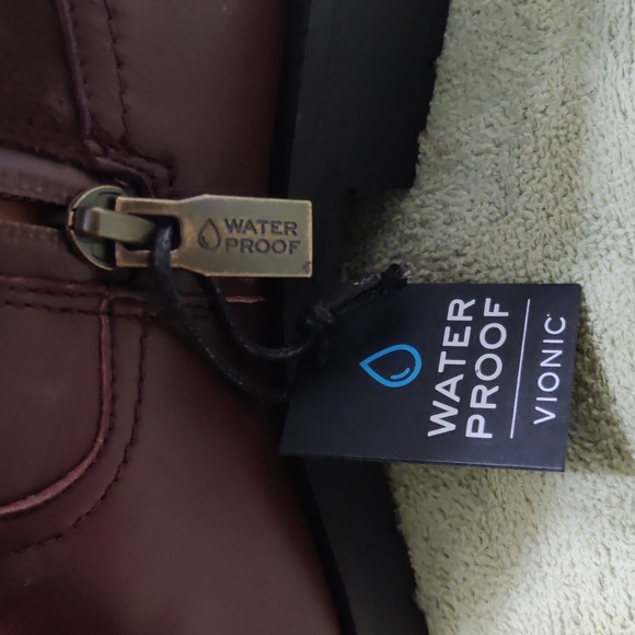 NWT Vionic Women's Brynn Mid-Calf Waterproof Lug Sole Boot in Scotch Size 5 - Picture 6 of 12